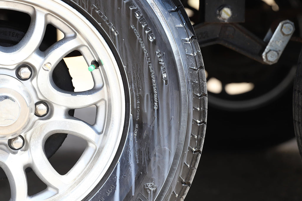 1 Gallon Vinyl Plastic Rubber Protectant I689